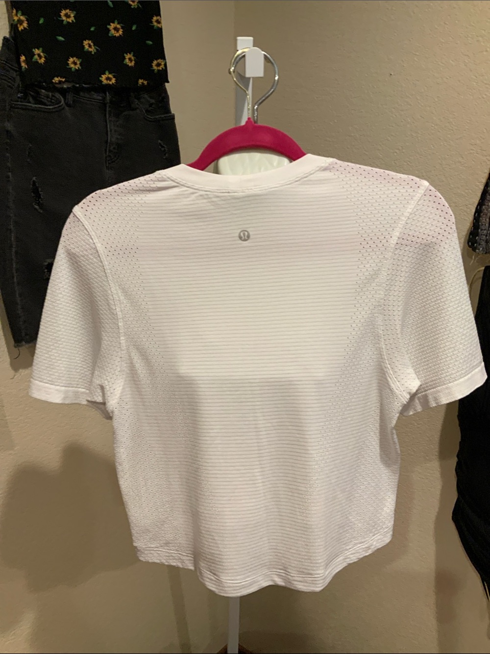 Lululemon Swiftly Tech High Low Mesh Top - Picture 4 of 4